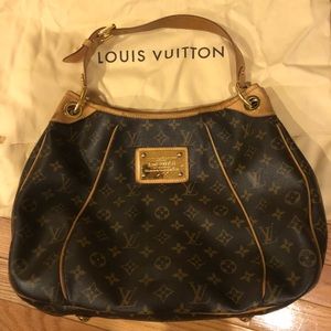 Louis Vuitton Galliera PM Shoulder handbag